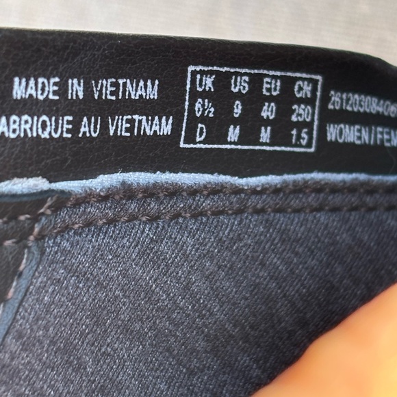 Clark’s Artisan Wedge Boot, Brown Leather Side Zip, Comfort Boot, Size Nine - Picture 2 of 12